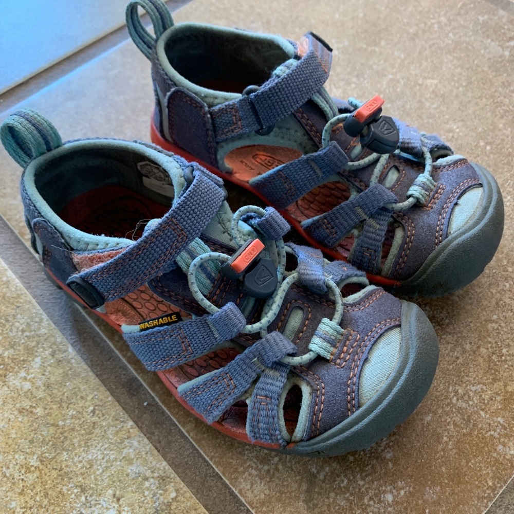Keen hiking sandals toddler 9